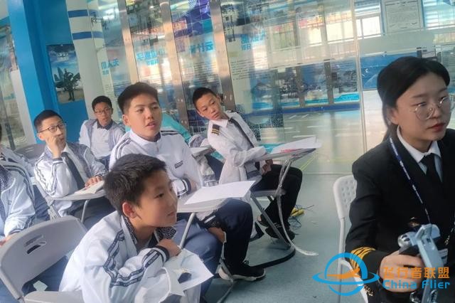 航空科普教育 - 飛行模擬器訓(xùn)練中心-8521