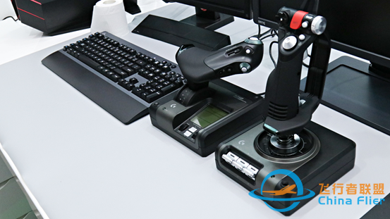 羅技 G X52/X52 PRO/X56 模擬飛行搖桿評測：克敵機先-6633