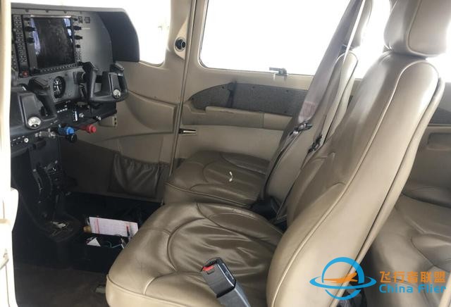 老飛機改裝成新私人飛機，有自動駕駛系統(tǒng)，內(nèi)飾和豪車很像-4682