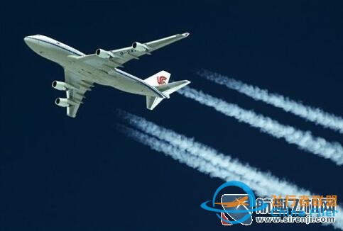 航空知識(shí)揭秘：飛機(jī)飛行為什么會(huì)產(chǎn)生拉煙？-1937