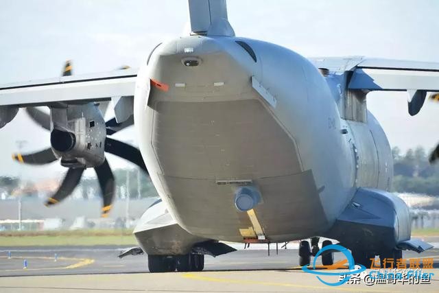 空中加油飛機A400M近距離接觸 原來是這樣加油的-3900