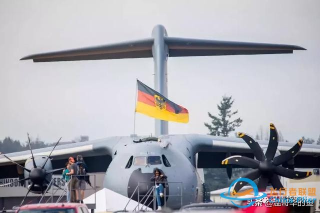 空中加油飛機A400M近距離接觸 原來是這樣加油的-812