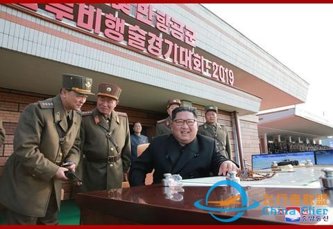 金正恩觀摩朝鮮戰(zhàn)斗飛行技術(shù)大賽 現(xiàn)場戰(zhàn)機云集-1578