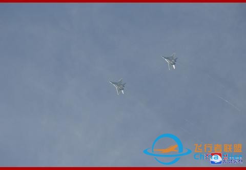 金正恩觀摩朝鮮戰(zhàn)斗飛行技術(shù)大賽 現(xiàn)場戰(zhàn)機云集-8075