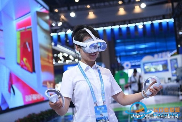 第五屆西洽會開幕：飛行模擬器吸引嘉賓體驗-4426