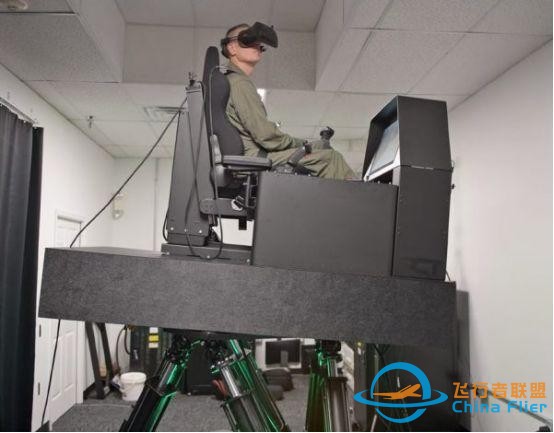 低成本飛行模擬器什么樣？VR/MR飛行訓(xùn)練模擬器已被軍方投入使用-2109