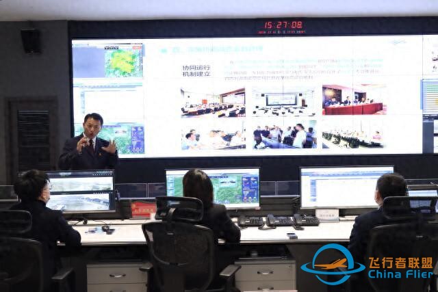 讓大家在湖南“想飛就飛” ——訪省通用航空發(fā)展有限公司董事長何雄平-576