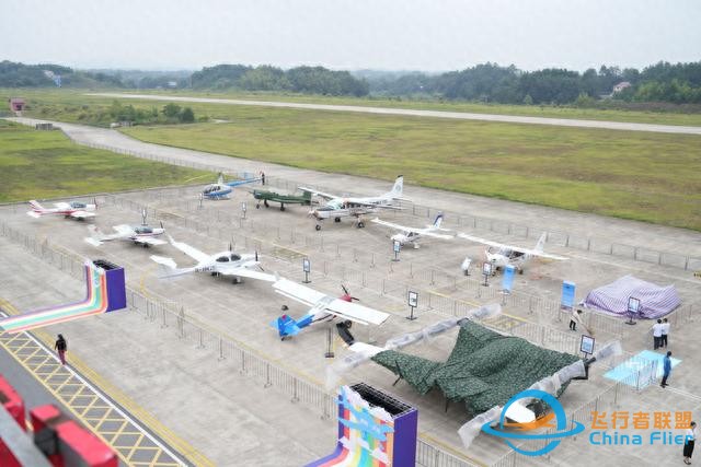 家門口的飛行表演，2023湖南（國際）通用航空產(chǎn)業(yè)博覽會動態(tài)飛行表演舉行-9067