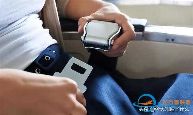 乘坐飛機需要知道的幾點,關(guān)鍵時候總能幫助你!-321