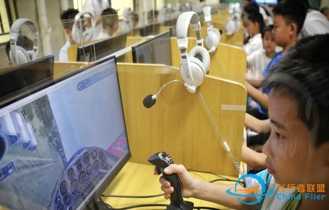 模擬飛行，逐夢藍天！全省800多名青少年齊聚廣州培英中學-7594