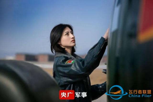 “00后”陸軍女飛行學(xué)員，太颯了！-6280